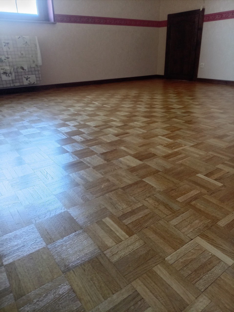 Parquet damier rénové - Chambre 1 terminée